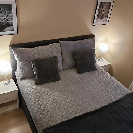Iris 4, Himos Villa